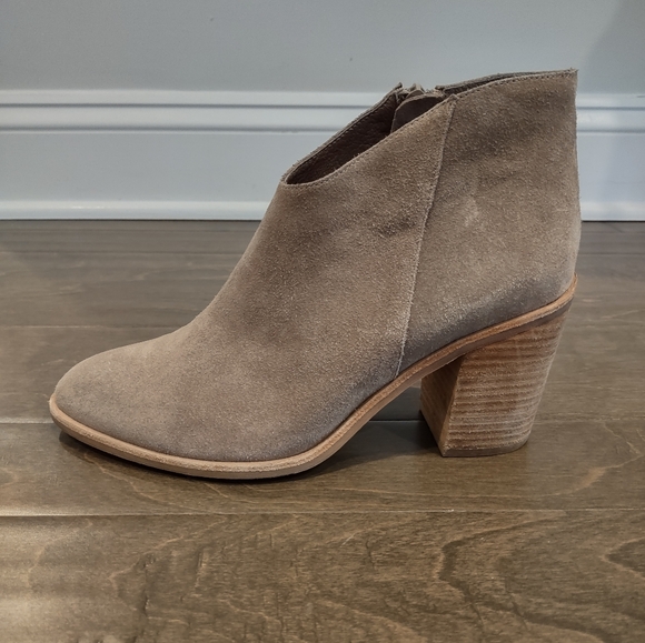Jeffrey Campbell Laszlo Suede Booties - Picture 7 of 16